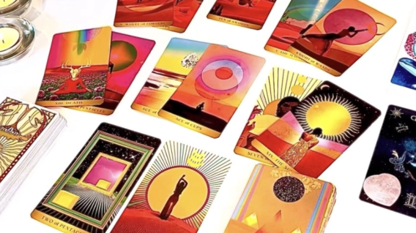 Taroscope Avril 2026 : Prévisions Tarot Complètes Signe par Signe