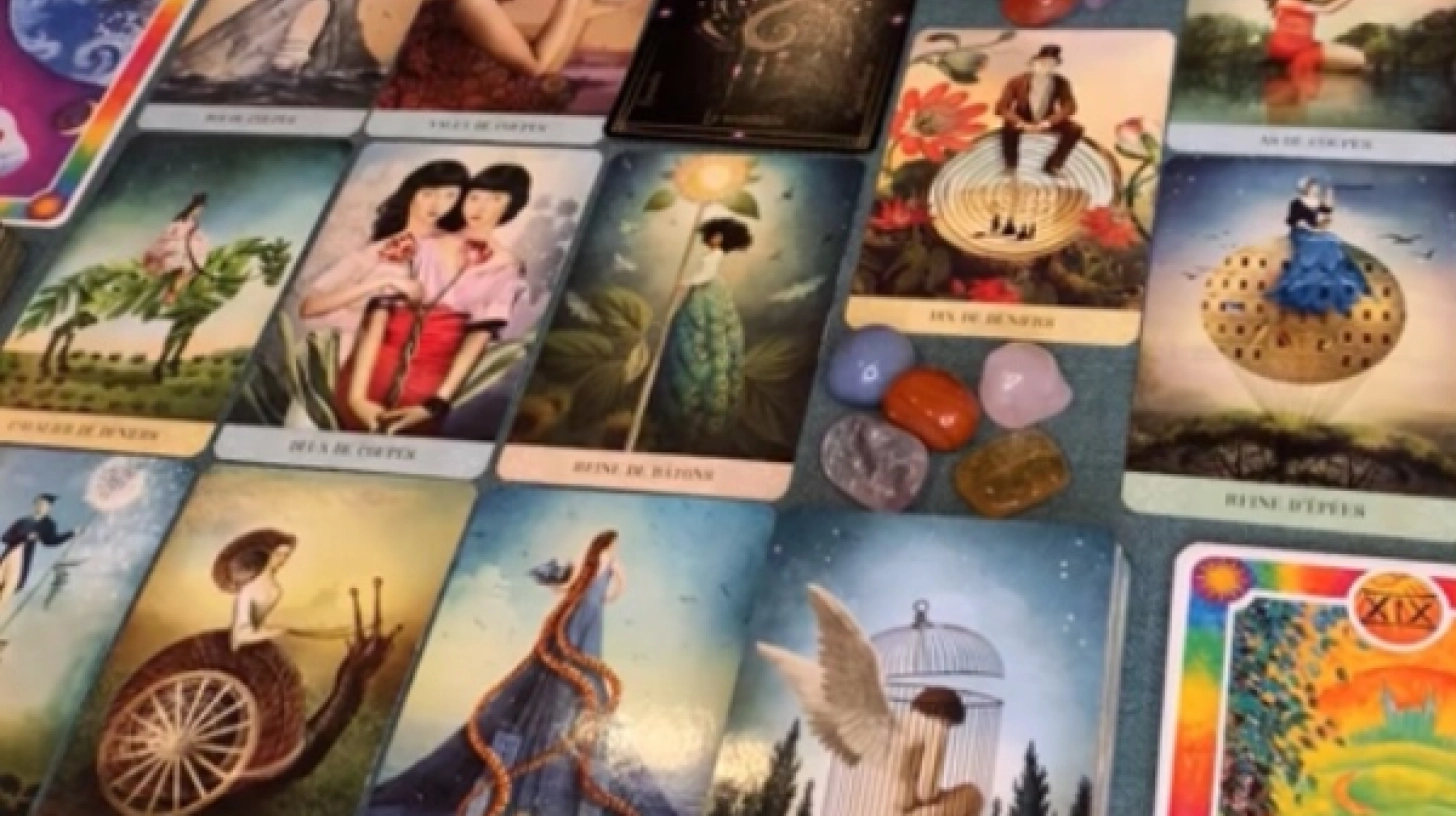 Taroscope de Novembre 2025 : Découvrez les messages des cartes