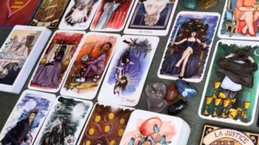 Taroscope Mars 2026 : Prévisions Tarot Complètes Signe par Signe